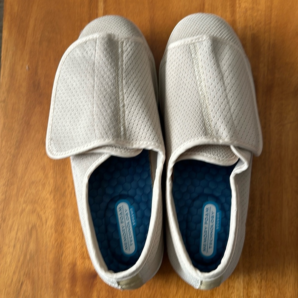 Youyun shoes for swolllen feet. Worn once. Size 10
